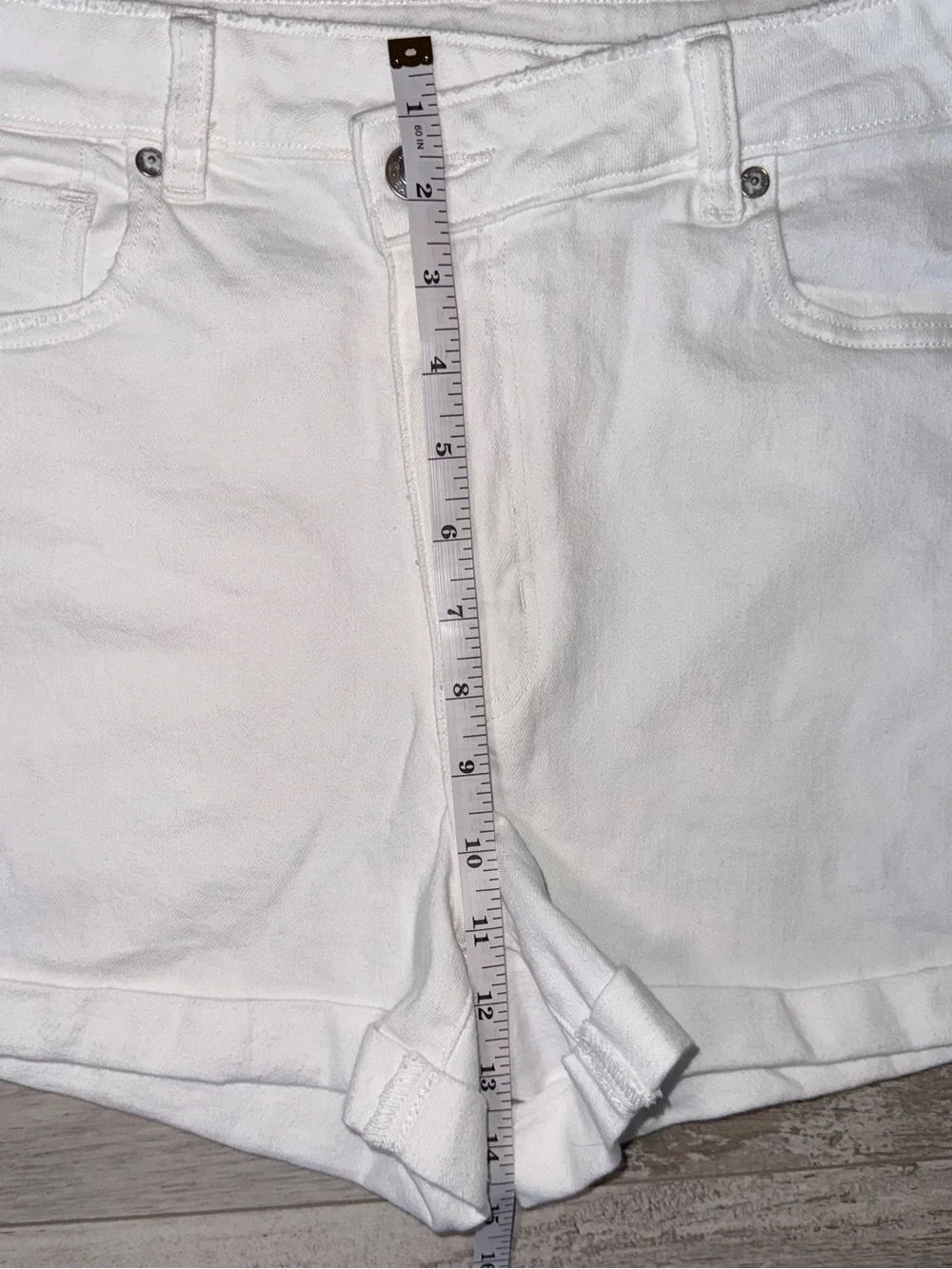 American Eagle White Mom Shorts High Rise Stretch Denim Cuffed Summer Size 12 - Picture 10 of 10